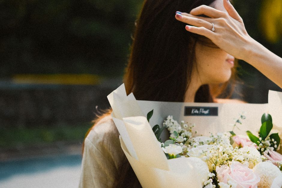 How Florists Keep Wedding Flowers Fresh All Day